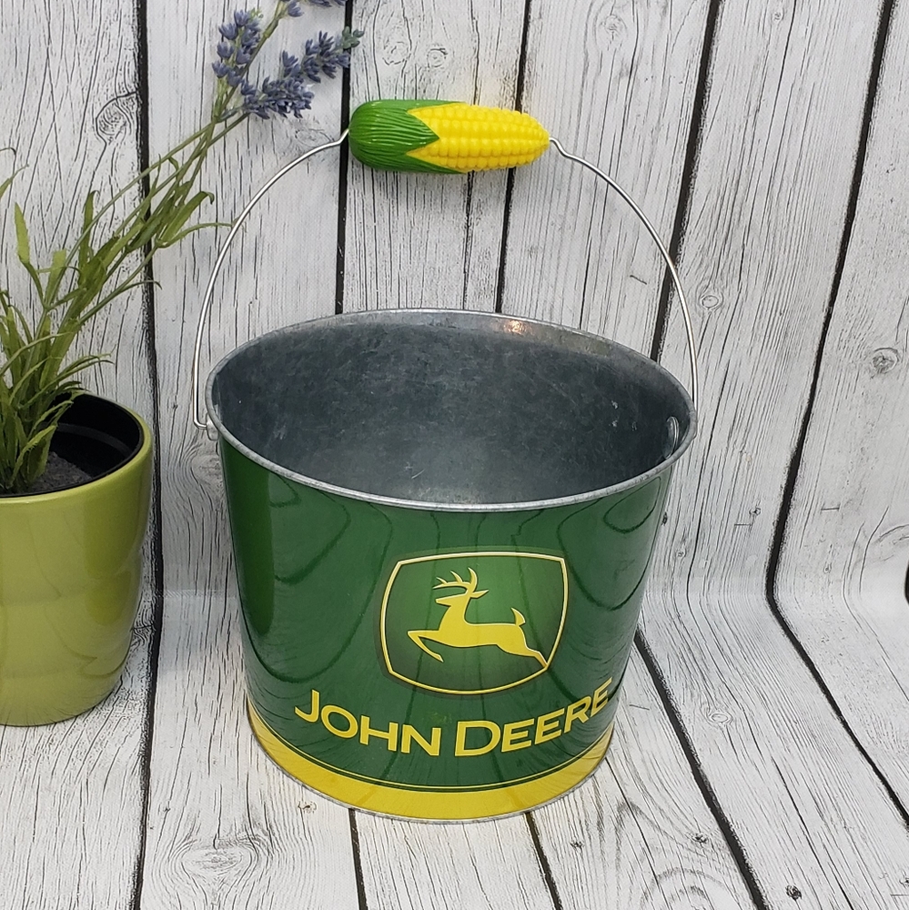 John Deere Beverage Bucket with Ear of Corn Handle